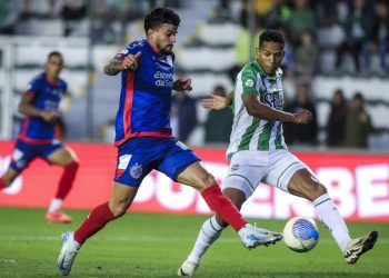 Bahia leva virada do Juventude e amarga terceira derrota seguida no Brasileirão