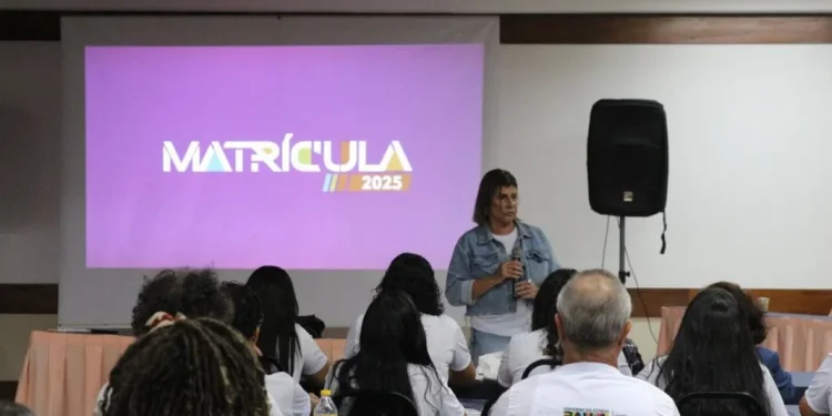 SEC realiza formação continuada voltada à matrícula 2025