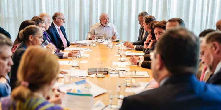 Brasil apresentará novas metas ambientais do Acordo de Paris na COP 29