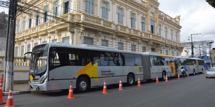 Prefeitura de Feira implanta Expresso Universitário com ônibus articulados