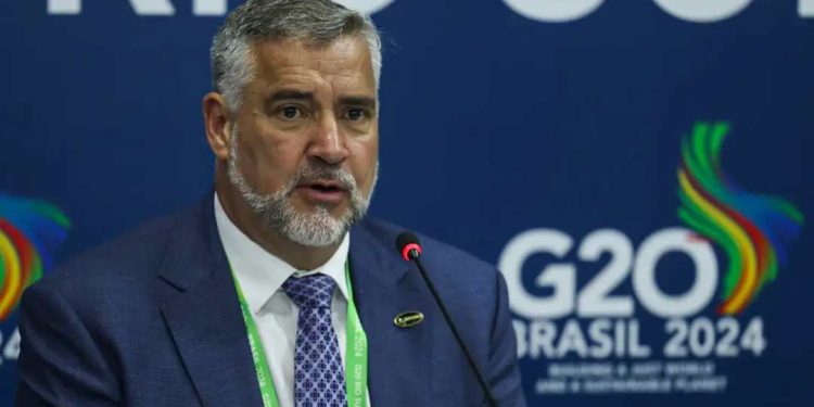 Brasil sai fortalecido no ambiente internacional, diz ministro