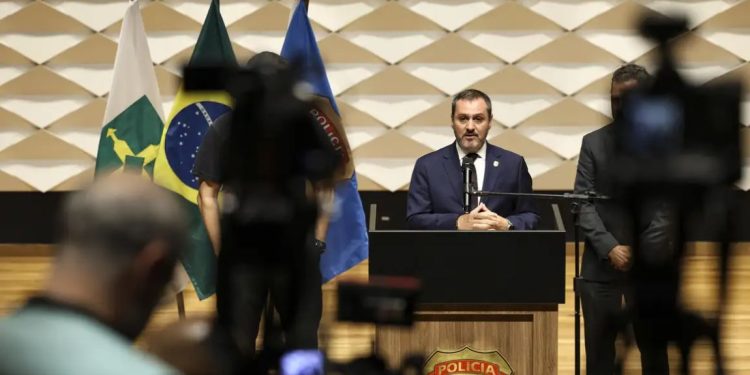 Polícia Federal investiga explosões em Brasília como ato terrorista