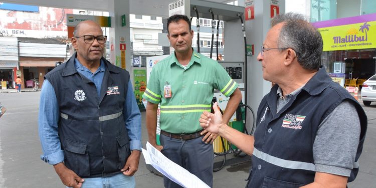 Procon intensifica fiscalização em postos de combustíveis para evitar aumentos abusivos