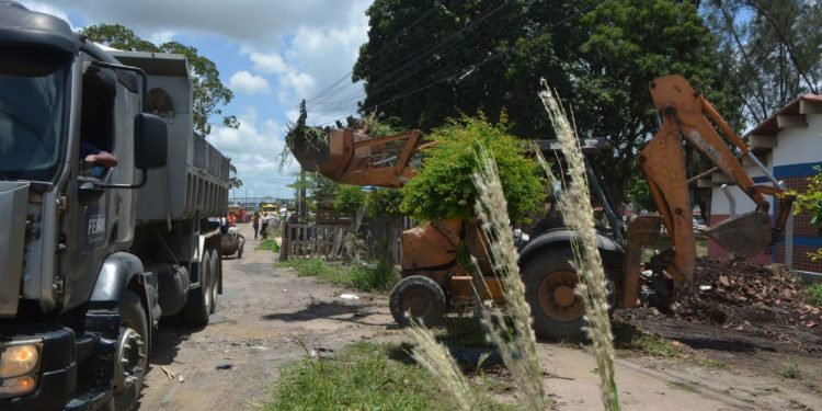 Feira de Santana é referência na gestão de resíduos sólidos na Bahia, segundo IBGE