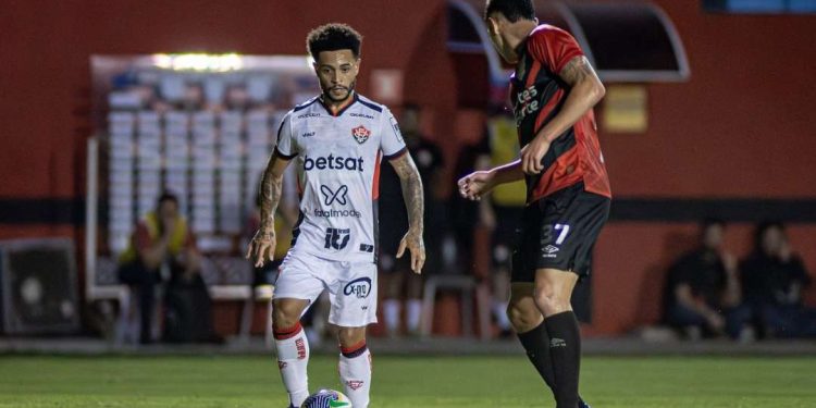 Athletico-PR x Vitória: Leão tenta vencer a terceira partida consecutiva na Série A