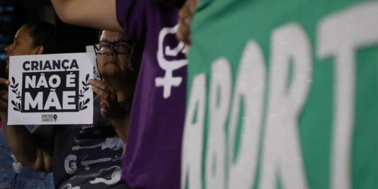 Juiz do DF anula resolução que orientava sobre aborto legal de menores