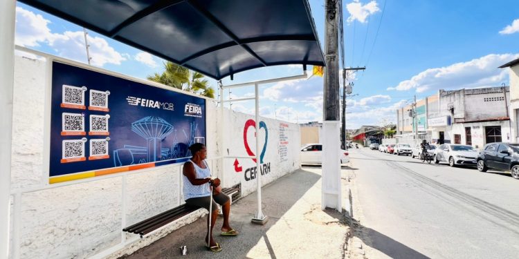 Prefeitura de Feira instala novo abrigo com QR Code próximo a Apae