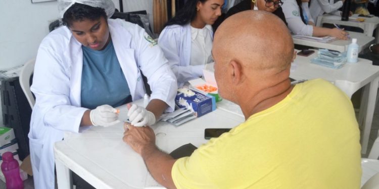 PRF e Prefeitura de Feira promovem ação conjunta de prevenção de acidentes