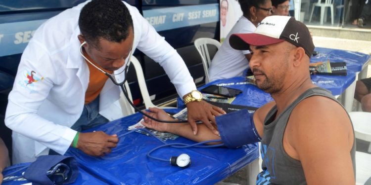 Novembro Azul impulsiona prevenção com 1,5 mil marcações de exames em Feira