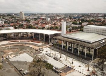 Jerônimo Rodrigues entrega novo Teatro e Centro de Convenções de Feira de Santana