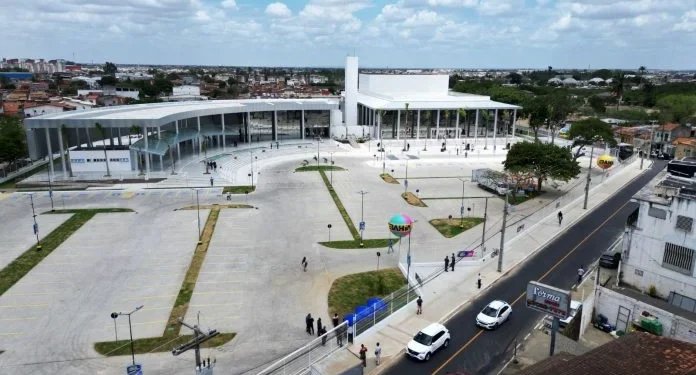 Centro de Convenções e Teatro de Feira de Santana são inaugurados pelo Governo do Estado