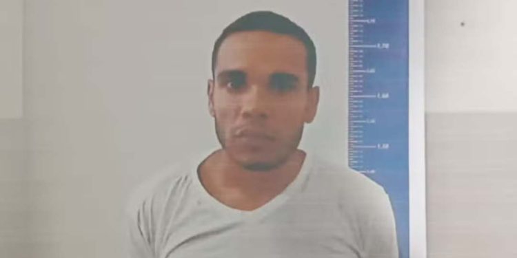 Homem é preso suspeito de envolvimento nas fugas de 16 detentos na Bahia