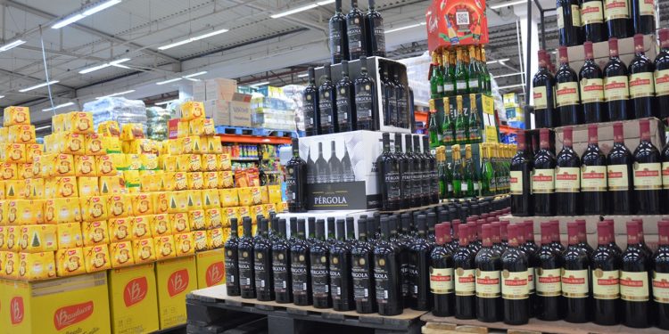 Pesquisa do Procon aponta diferenças de mais de 90% nos preços dos itens da Ceia de Natal