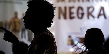 Defensoria pede indenização e transferência de universitário quilombola vítima de racismo