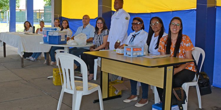 Ação conjunta para promover a segurança viária durante o período festivo é realizada