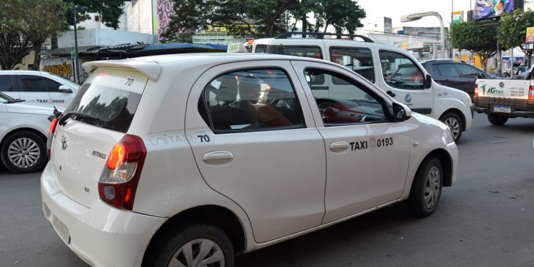 Taxistas de Feira de Santana poderão usar Bandeira 2 durante o mês de dezembro