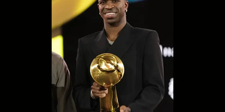 Vini Jr é eleito o melhor jogador do mundo pela Globe Soccer Awards