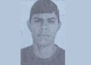 Suspeita de matar ex-companheiro é presa em Feira de Santana; homem foi esfaqueado na frente da filha