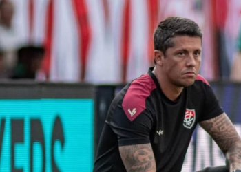 Vitória renova contrato com Thiago Carpini até dezembro de 2025