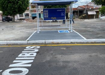 Distritos e povoados de Humildes e Jaíba ganham modernos abrigos em pontos de ônibus