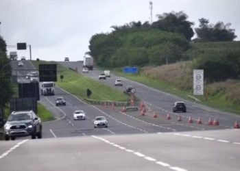Passageiros são assaltados durante viagem de ônibus na BR 324