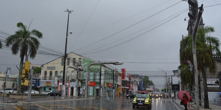 Prefeitura de Feira acende sinal de alerta para probabilidade de chuvas intensas nesta semana