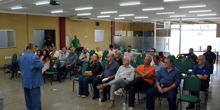 Empresários feirenses avançam nas negociações para exportação para Angola