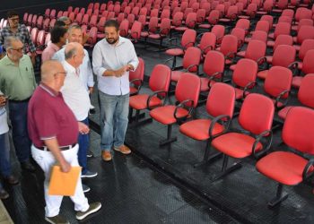 Prefeito José Ronaldo faz inspeção de equipamentos públicos