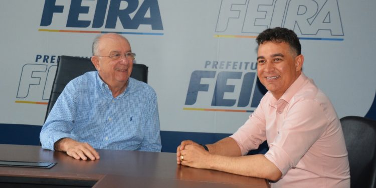 Prefeito José Ronaldo cumpre extensa agenda no primeiro dia útil de gestão