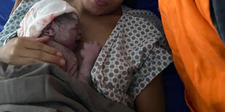 Primeiro bebê nascido na rede pública da Bahia em 2025 é um menino