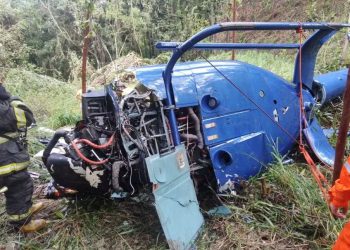 Queda de helicóptero deixa 2 mortos na Grande SP; piloto e adolescente sobrevivem