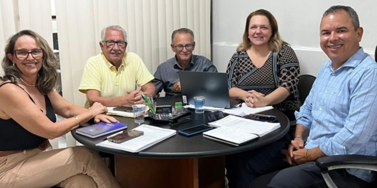 Secretário de Cultura inicia discussões sobre Micareta de Feira