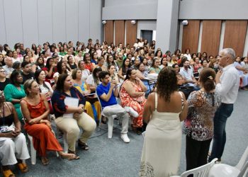 Secretaria de Educação apresenta orientações para início das aulas em reunião de gestores