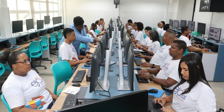 SESI inscreve para mais de 10 mil vagas de EJA em todo o estado
