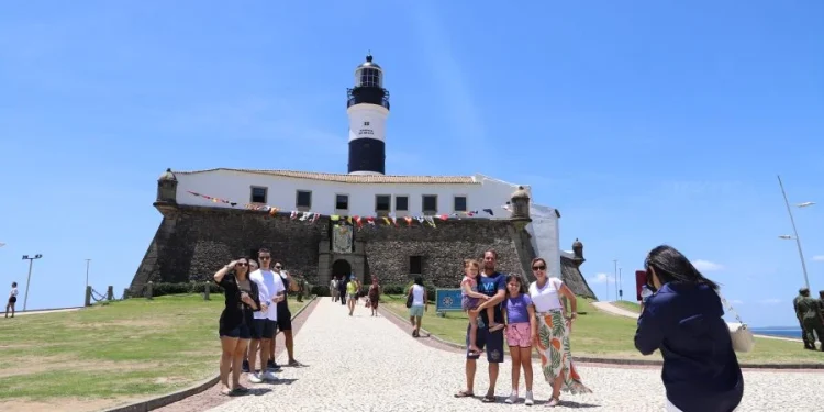 Turismo na Bahia cresceu 3,5% no terceiro trimestre de 2024