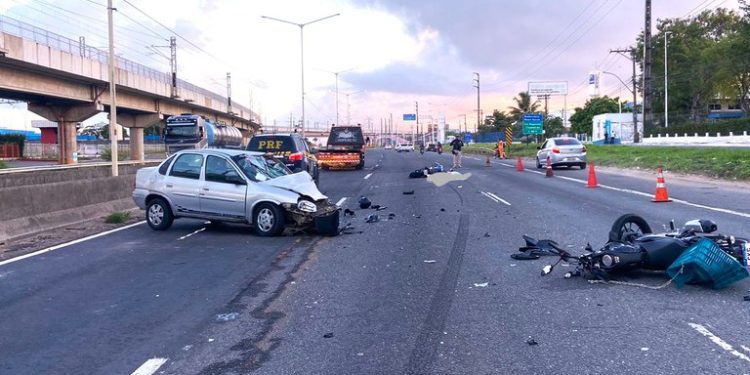 Bêbado e na contramão, motorista acaba preso pela PRF após provocar acidente fatal na BR 324