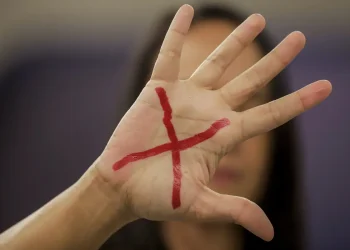 CNJ faz acordo para combater violência contra as mulheres