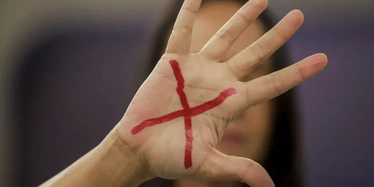 CNJ faz acordo para combater violência contra as mulheres