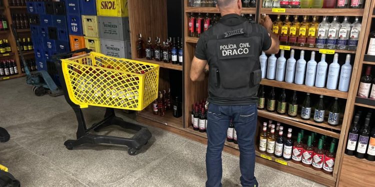 Polícia Civil desarticula esquema de bebidas falsificadas em Feira de Santana