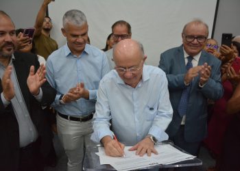 José Ronaldo autoriza chamamento público para venda de precatórios visando antecipar crédito