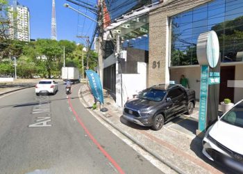 Mulher morre após fazer cirurgias plásticas em Salvador e família aciona polícia