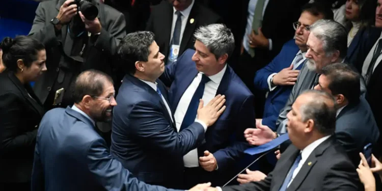 Davi Alcolumbre é eleito presidente do Senado com ampla maioria