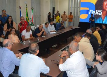 Prefeito e secretário de Educação anunciam convocação de 300 professores