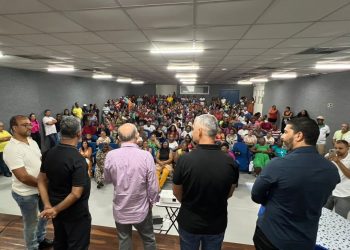 Prefeito assegura manutenção da metodologia cívico-militar na Escola Quinze de Novembro