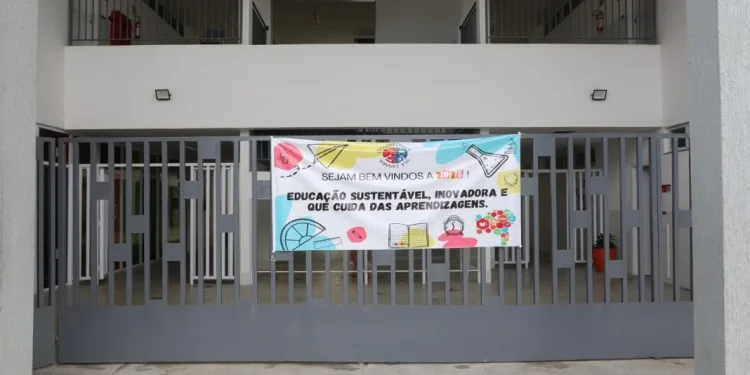 Escolas estaduais se preparam para o início do ano letivo 2025