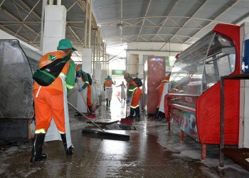 Faxinaço transforma Feirinha da Estação Nova e melhora ambiente para feirantes e consumidores