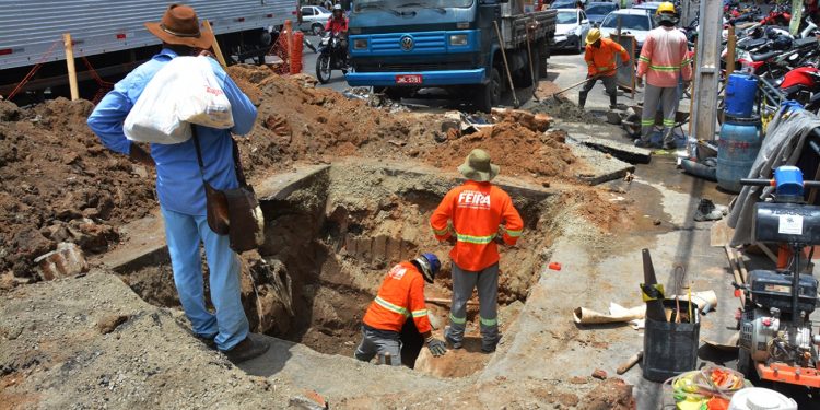SOMA realiza obras de drenagem no entorno da Praça do Tropeiro