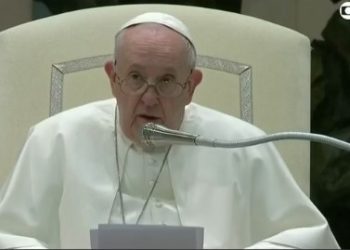 Papa teve noite tranquila no hospital, informa Vaticano