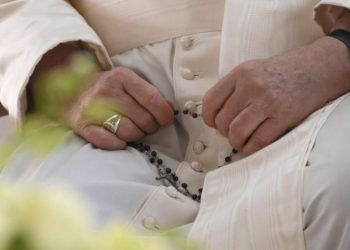 Papa segue em recuperação, mas quadro ainda exige cautela