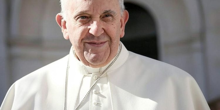Papa Francisco ficará no hospital enquanto for necessário, informa o Vaticano